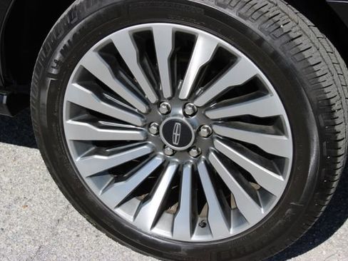 Used 2021 Lincoln Navigator L Reserve w/ Luxury Package image 15