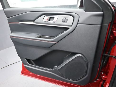 New 2026 Ford Explorer ST-Line w/ ST-Line Street Pack image 15