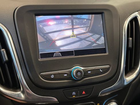 Used 2022 Chevrolet Equinox LT AWD/4WD image 14