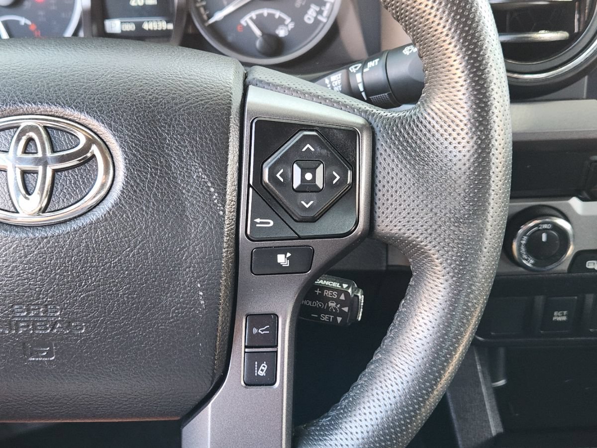 Used 2022 Toyota Tacoma TRD Off-Road AWD/4WD image 48