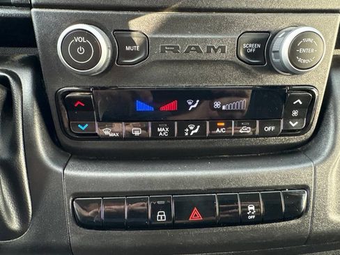 Used 2024 RAM ProMaster 2500 w/ Convenience Group FWD image 19