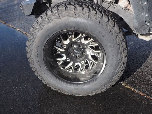 Used 2017 Jeep Wrangler Unlimited Sahara image 9