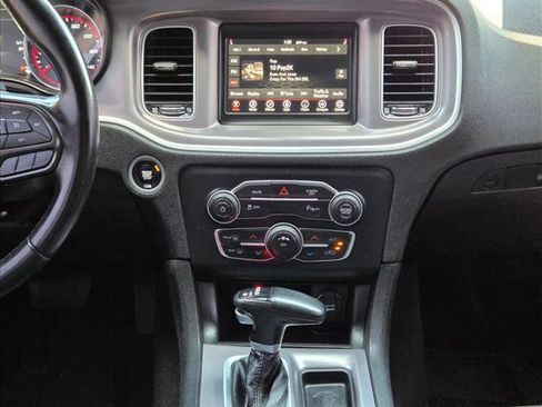 Used 2022 Dodge Charger SXT RWD image 15