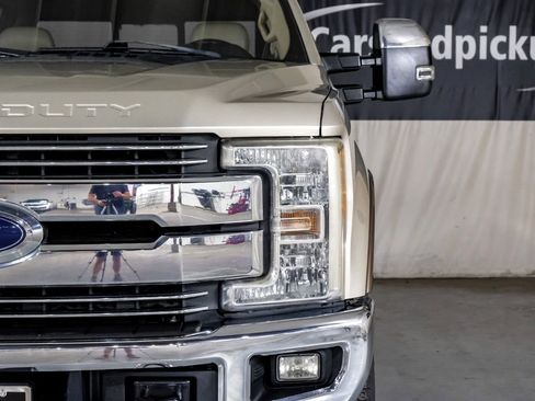 Used 2017 Ford F250 Lariat w/ Chrome Package image 40