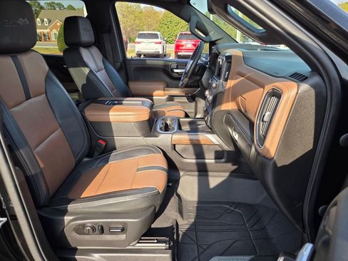 Used 2021 Chevrolet Silverado 1500 High Country w/ Technology Package image 14