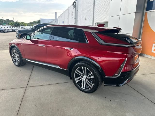 Used 2024 Cadillac Lyriq Luxury AWD/4WD image 10