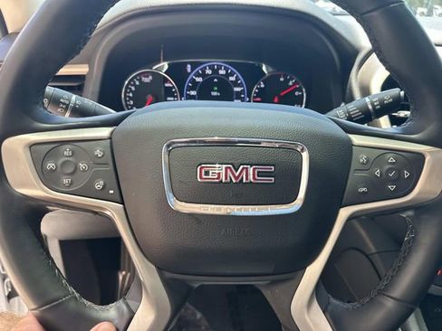 Used 2023 GMC Acadia Denali w/ Denali Ultimate Package FWD image 17