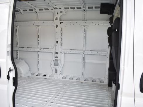 Used 2025 RAM ProMaster 2500 w/ Convenience Group FWD image 14