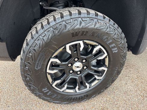 New 2026 Chevrolet Silverado 1500 ZR2 AWD/4WD image 33