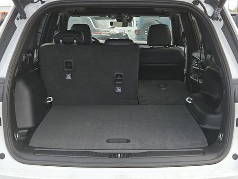 New 2025 Jeep Grand Cherokee Laredo image 10