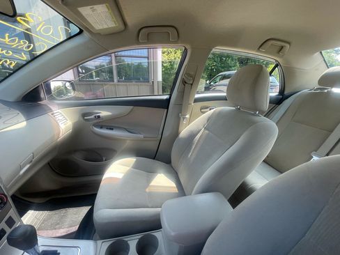 Used 2013 Toyota Corolla LE FWD image 15