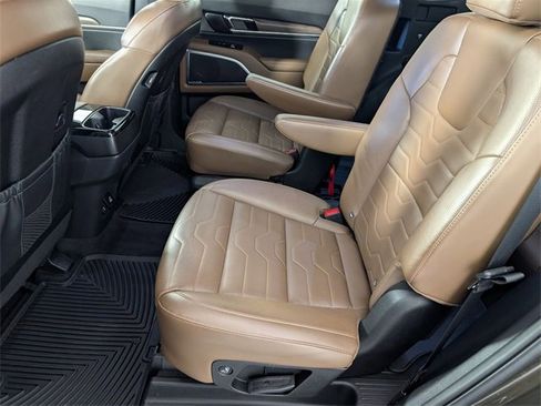 Used 2021 Kia Telluride SX w/ SX Prestige Package image 28