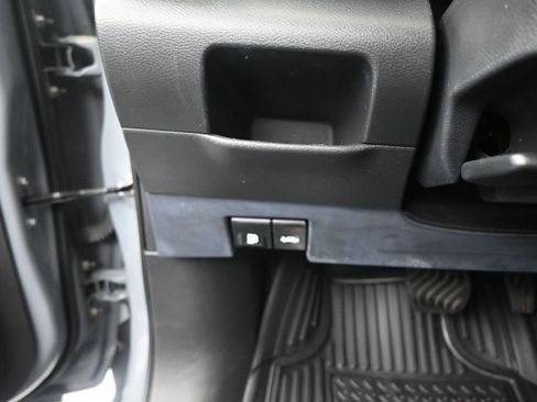 Used 2021 Nissan Kicks SR FWD image 15