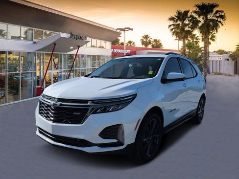 Used 2023 Chevrolet Equinox RS w/ RS Leather Package FWD image 7