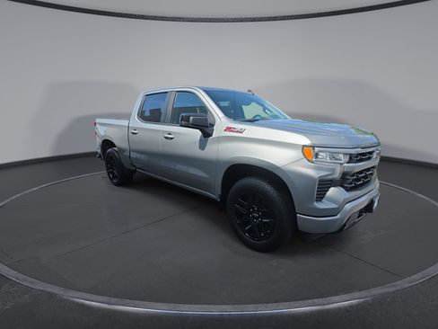 Used 2023 Chevrolet Silverado 1500 RST w/ Z71 Off-Road Package AWD/4WD image 2