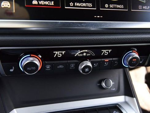 Used 2025 Audi Q3 2.0T Premium image 15