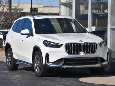 Used 2025 BMW X1 xDrive28i image 2