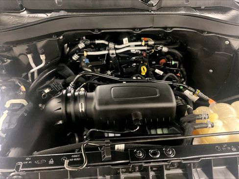 Used 2023 Ford Explorer XLT w/ Equipment Group 202A image 29