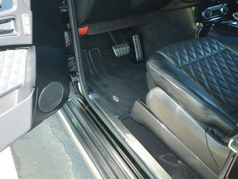 Used 2015 Mercedes-Benz G 63 AMG 4MATIC image 25