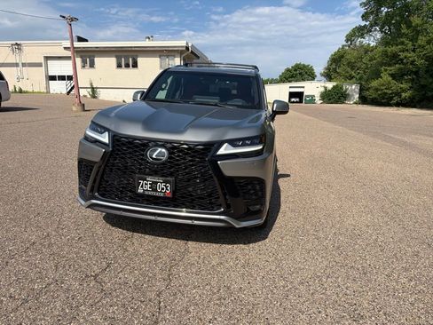 Used 2024 Lexus LX 600 F Sport AWD/4WD image 8