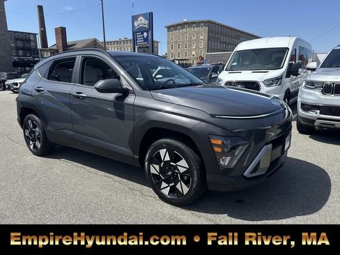 Used 2024 Hyundai Kona SEL image 2