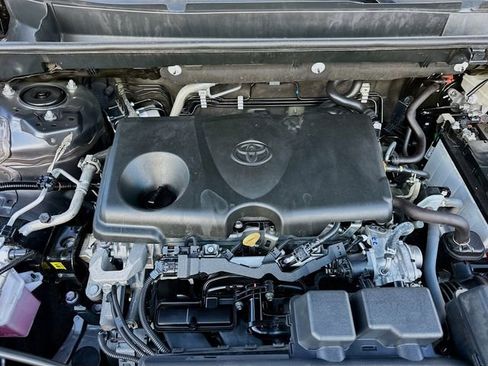 Used 2024 Toyota RAV4 XLE FWD image 28