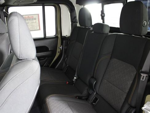 Used 2026 Jeep Gladiator Mojave image 19