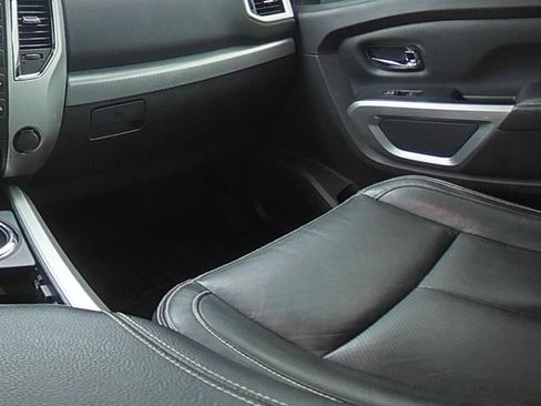 Used 2018 Nissan Titan PRO-4X w/ Pro-4x Convenience Package image 25