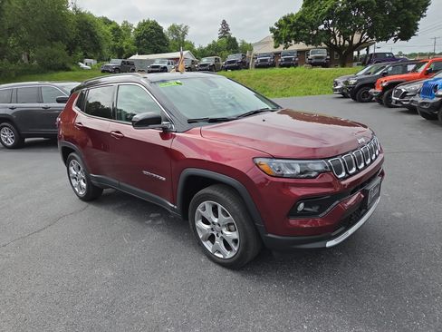 Certified 2022 Jeep Compass Limited AWD/4WD image 1