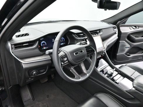 Used 2023 Jeep Grand Cherokee Overland w/ Luxury Tech Group IV image 13