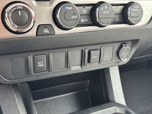 Used 2023 Toyota Tacoma SR AWD/4WD image 22
