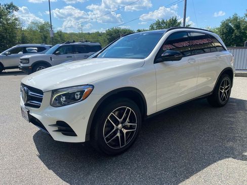 Used 2017 Mercedes-Benz GLC 300 4MATIC image 4