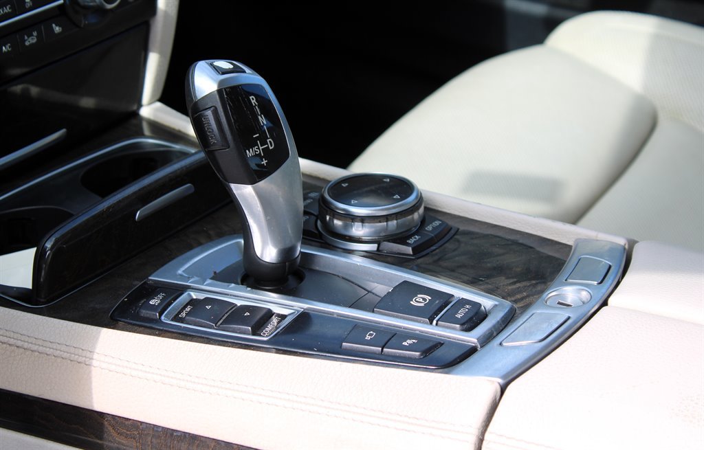 Used 2014 BMW 740Li RWD image 33