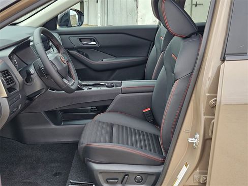 New 2026 Nissan Rogue SV image 10