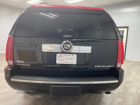 Used 2011 Cadillac Escalade ESV Platinum image 19