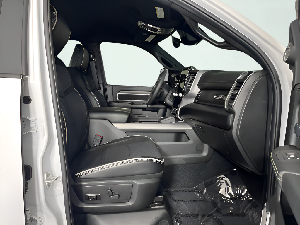 Used 2025 RAM 2500 Laramie AWD/4WD image 16