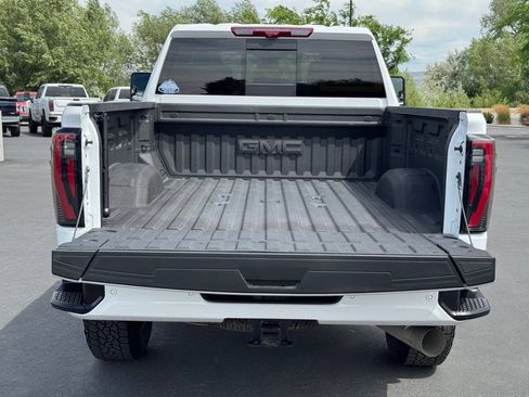 Used 2025 GMC Sierra 3500 AT4 w/ AT4 Premium Plus Package AWD/4WD image 7