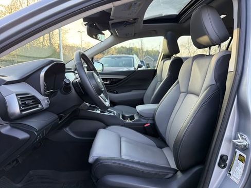 Used 2025 Subaru Outback Limited image 11