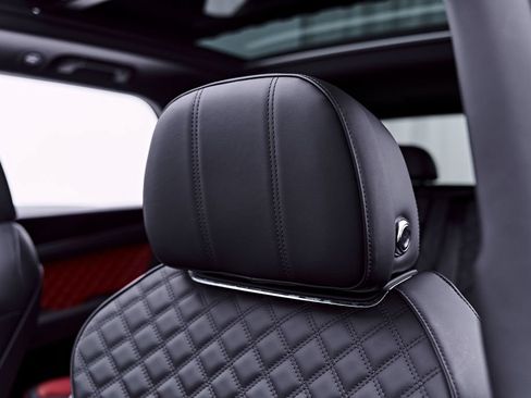 Used 2023 Bentley Bentayga AWD/4WD image 50