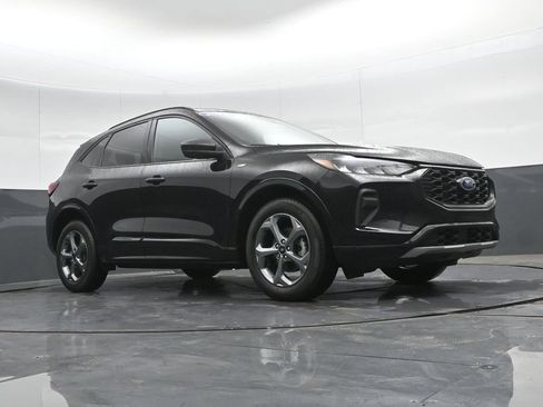 Used 2023 Ford Escape ST-Line w/ Tech Pack #1 AWD/4WD image 38