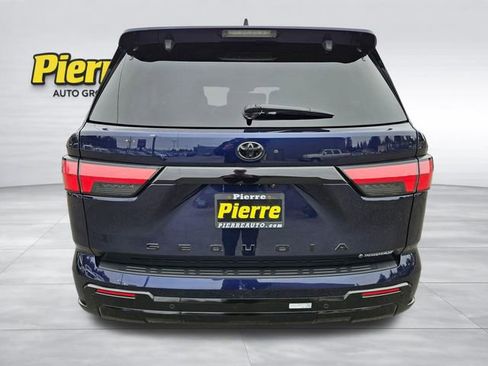 Used 2025 Toyota Sequoia Platinum AWD/4WD image 4