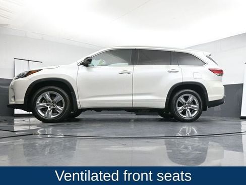 Used 2019 Toyota Highlander Limited image 32