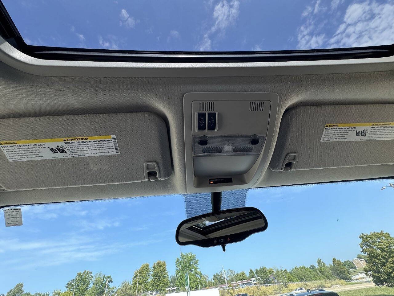 Used 2011 Chevrolet Suburban 2500 LT AWD/4WD image 23