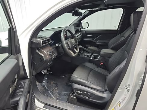 Used 2024 Toyota Tacoma TRD Sport w/ TRD Sport Premium Package AWD/4WD image 29