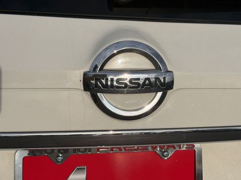 Used 2014 Nissan Rogue SV FWD image 29