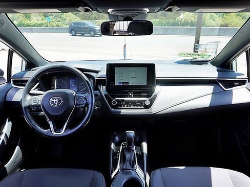 Used 2023 Toyota Corolla SE w/ SE Premium Package FWD image 19