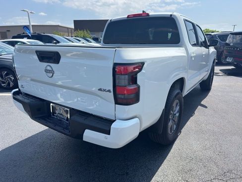 Used 2025 Nissan Frontier SV AWD/4WD image 7