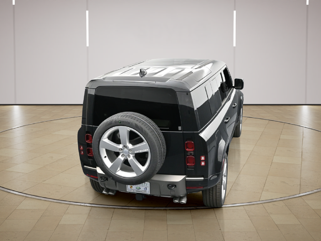 Used 2025 Land Rover Defender 110 X-Dynamic SE AWD/4WD image 33