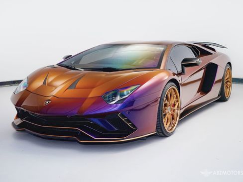 Used 2017 Lamborghini Aventador S image 2