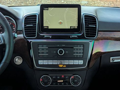 Used 2018 Mercedes-Benz GLE 350 4MATIC image 17